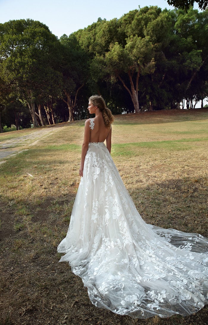 Charming V-Neck Flroal Sleeveless Aline Beach Wedding Dress