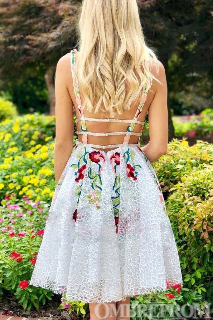 Charming V Neck Lace Short Prom Dresses with Embroidery (ZD11526)