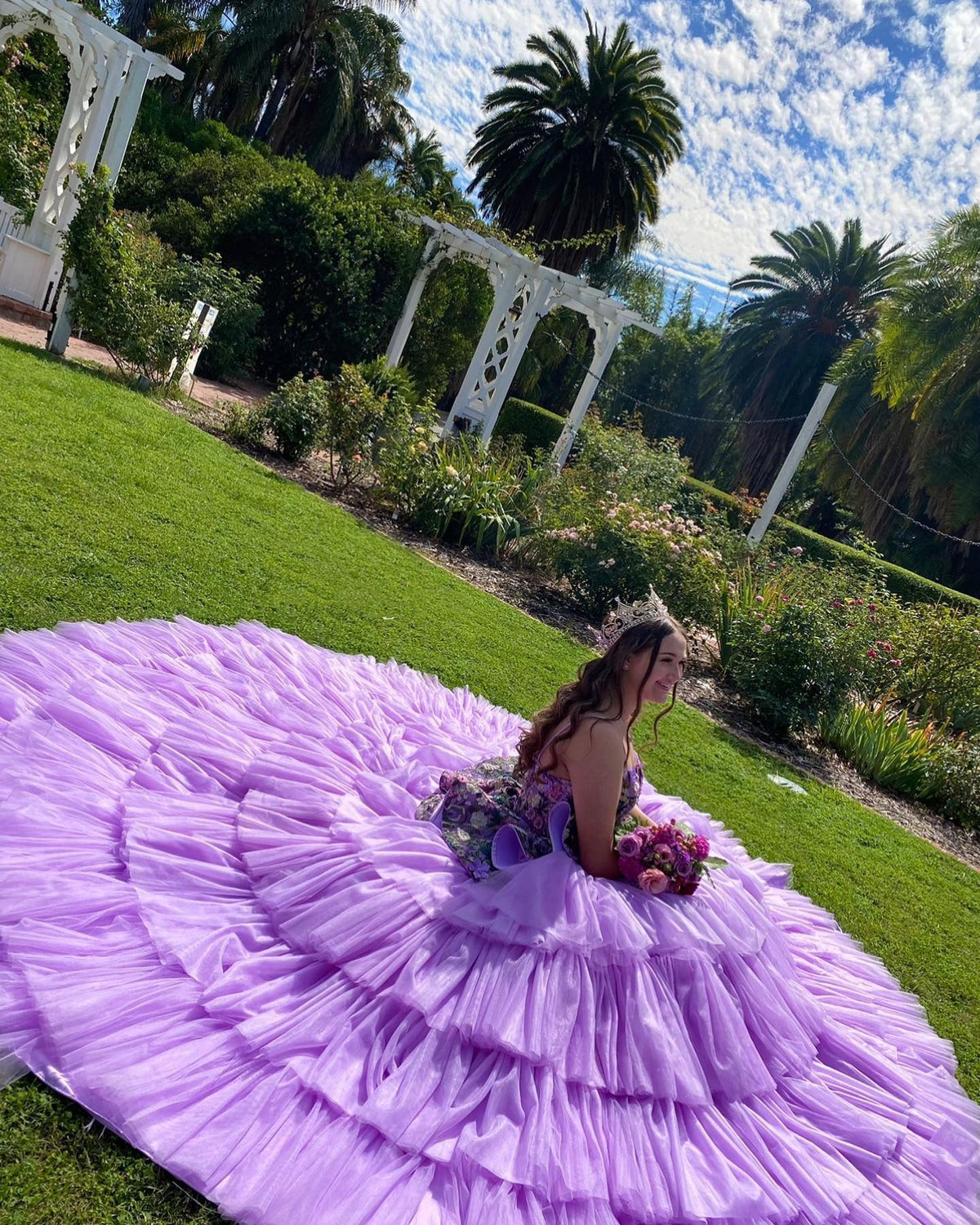 Chic Ball Gown Strapless Spaghetti Straps Flowers Appliques Tiered Lavender Tulle Quinceanera Dress For Sweet 16