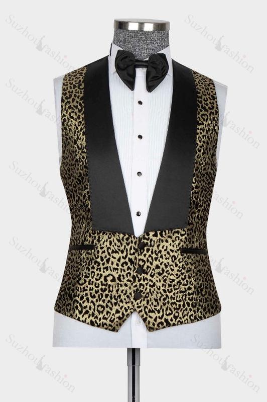 Chic Gold Jacquard Peaked Lapel 3 Piece Prom Suit