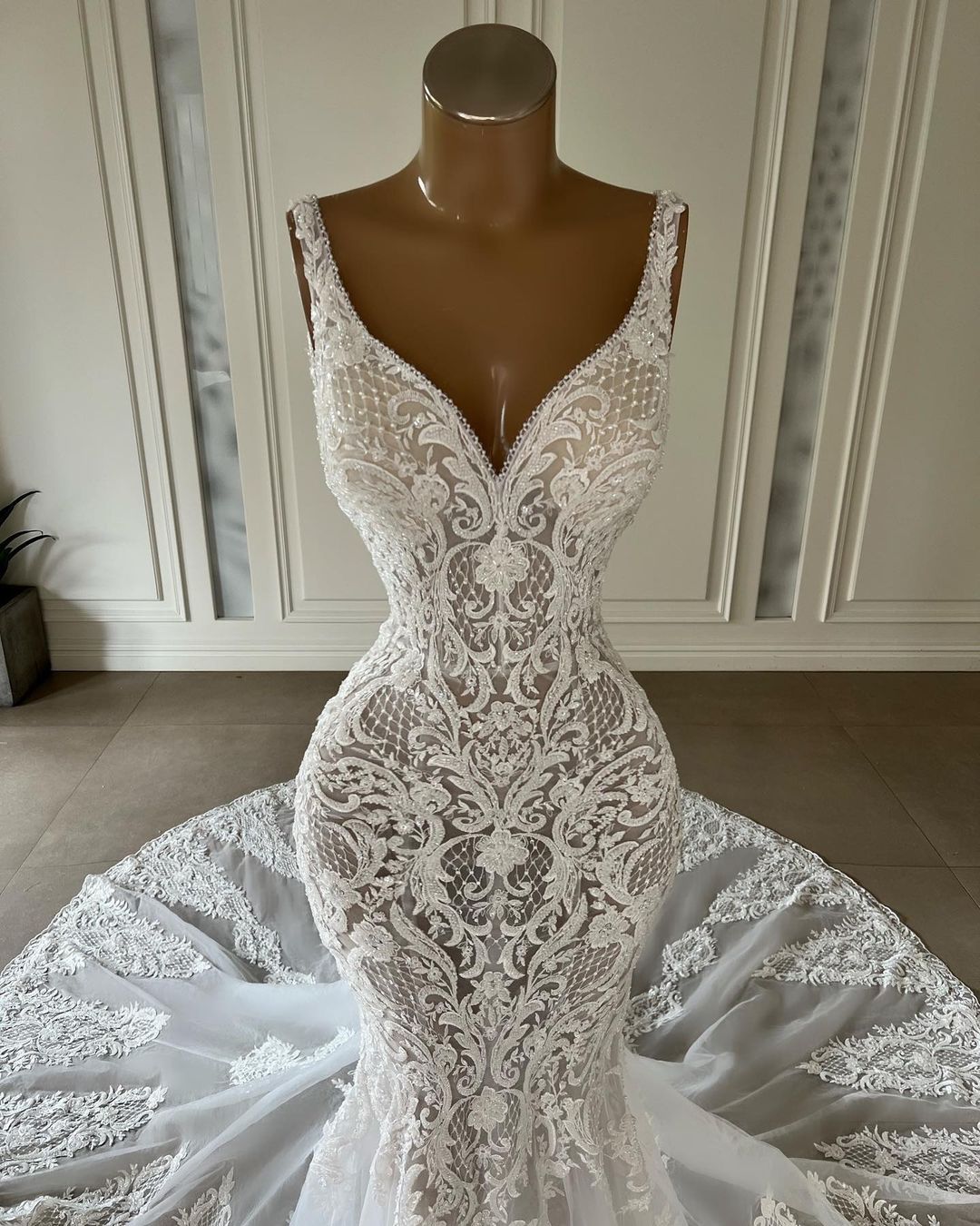 Chic Long Mermaid V-neck Sleeveless Wedding Dress with Lace Embellishments (ZD17484)