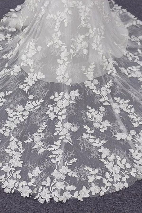 Chic Spaghetti Straps Sleeveless Mermaid Beach Wedding Dress | White Lace Bridal Gowns With Appliques