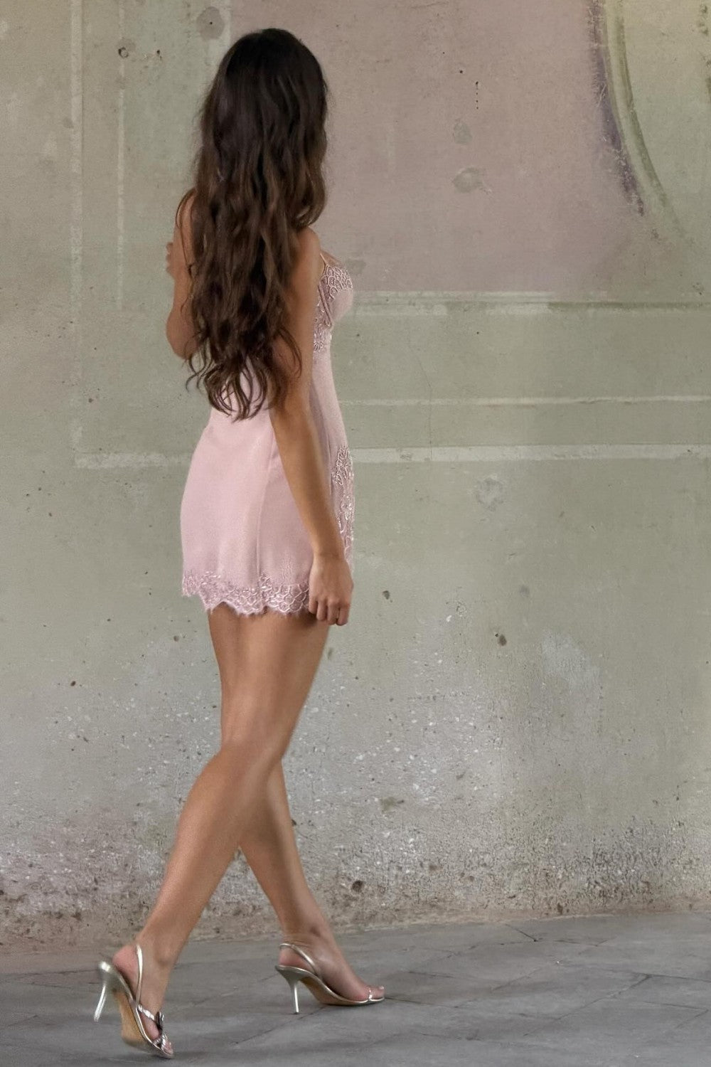 Chic Spaghetti Strap Short Homecoming Dress with Lace Appliqu�� Details