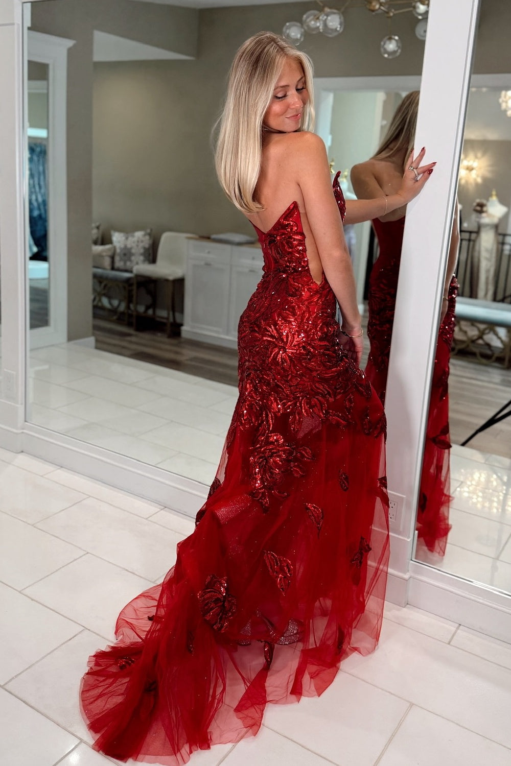 Classic Mermaid Sweetheart Red Long Prom Dress with Appliques - View 5 | VelvetHem