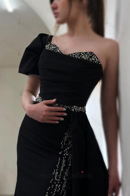Column Satin Prom Dress One Shoulder Sleeveless Formal Dress With Sequined Split