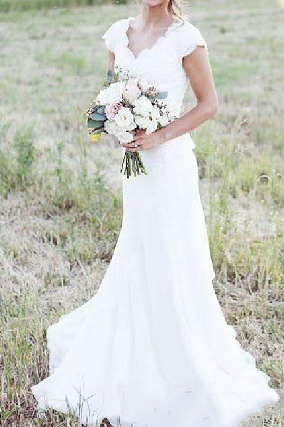 Country A-Line Beach Wedding Dresses V-Neck Lace Tulle Cap Sleeve Plus Size Bridal Gowns with Sweep Train