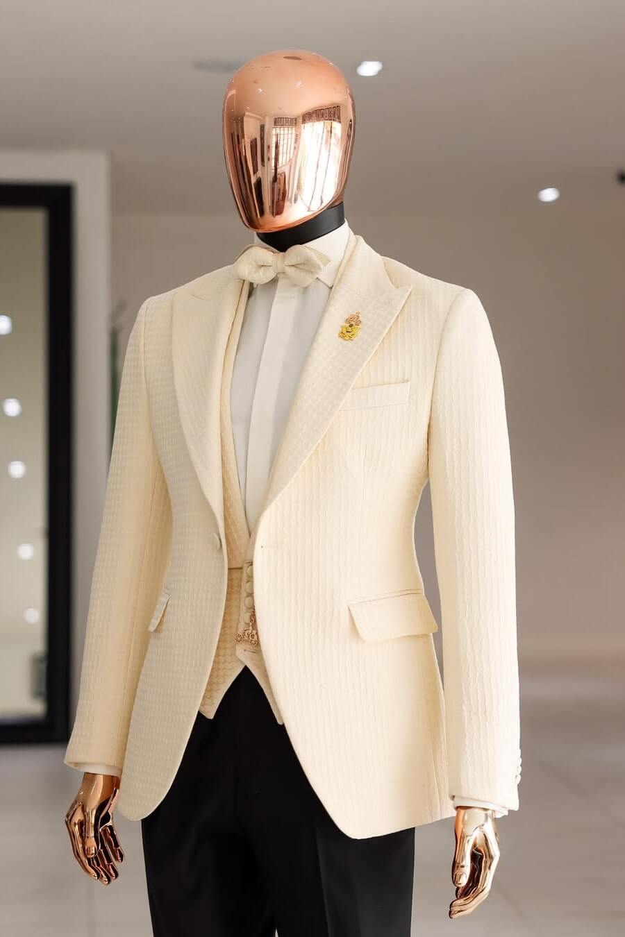 Cream White Wedding Suit Peak Lapel Stuffed Slanted Square Patterned jacquard Prom Suit