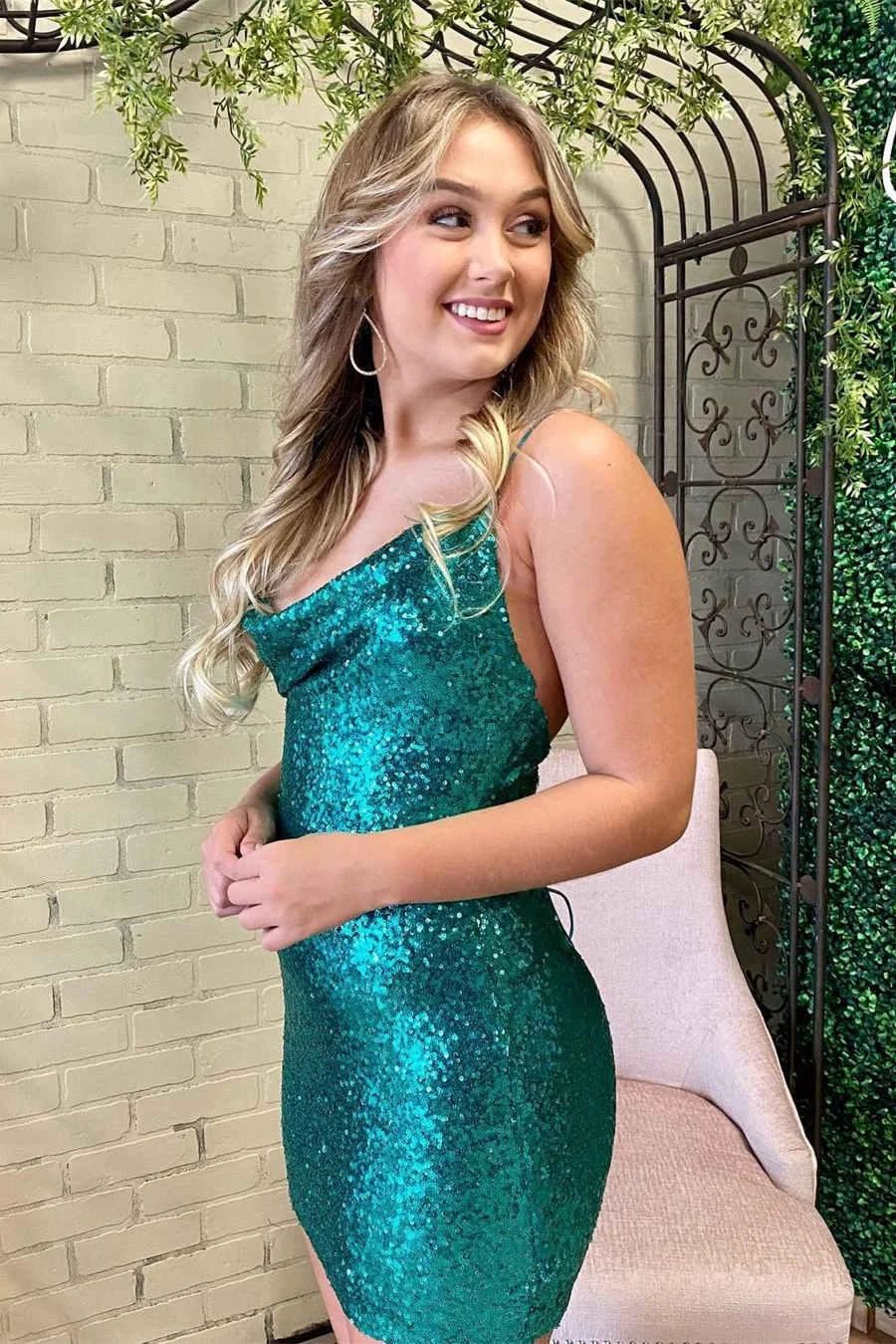 Crew Neck Green Sequins Short Homecoming Dress (ZD11645)