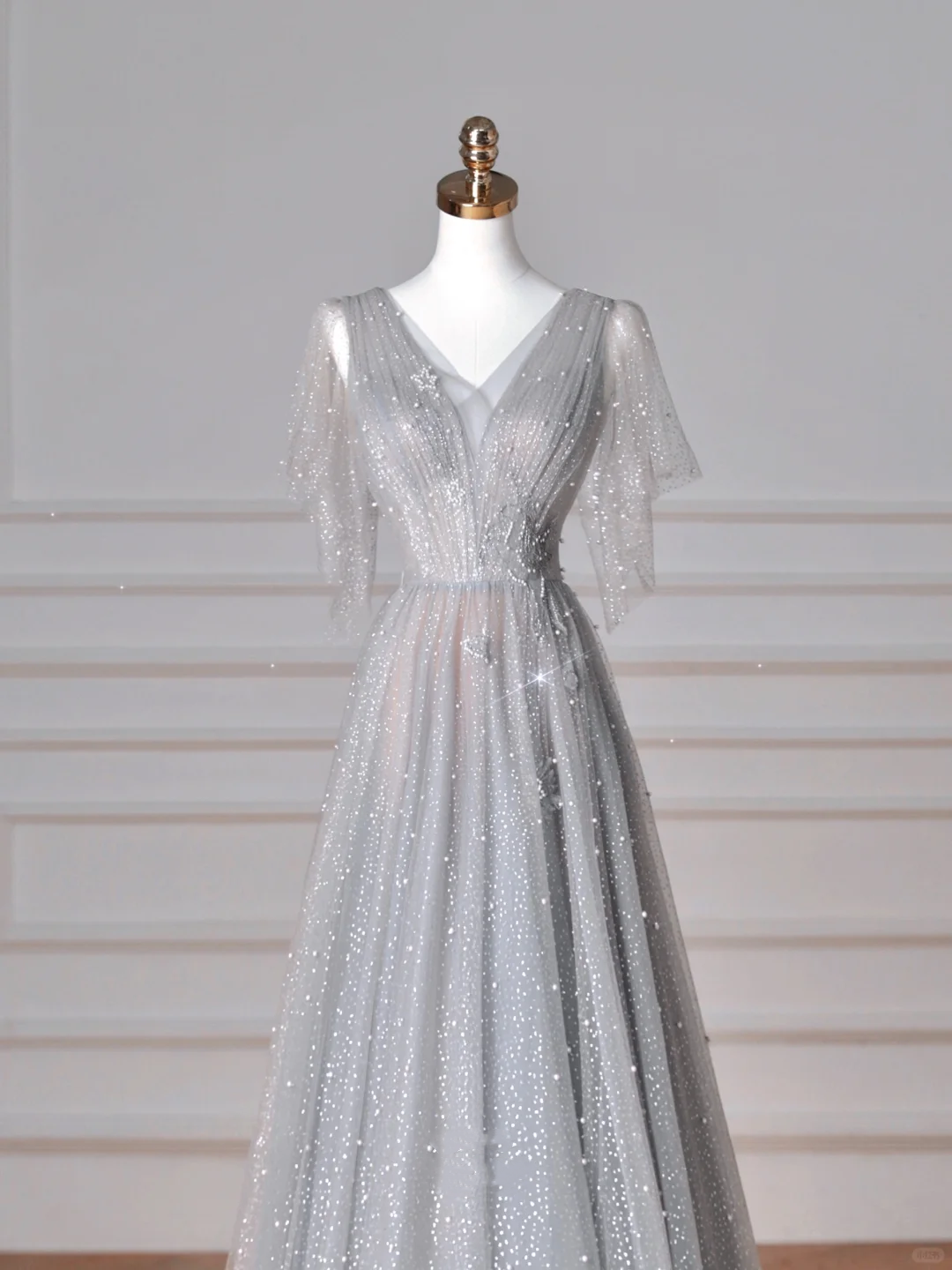 Sparkly Gray Tulle Sequins A Line Prom Dress Sexy V Neck Evening Dress Y8638
