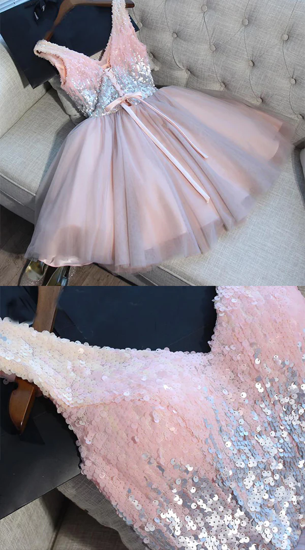 Sequined V-neck Tulle Homecoming Dress Sexy Shining Short Party Dress - VelvetHem