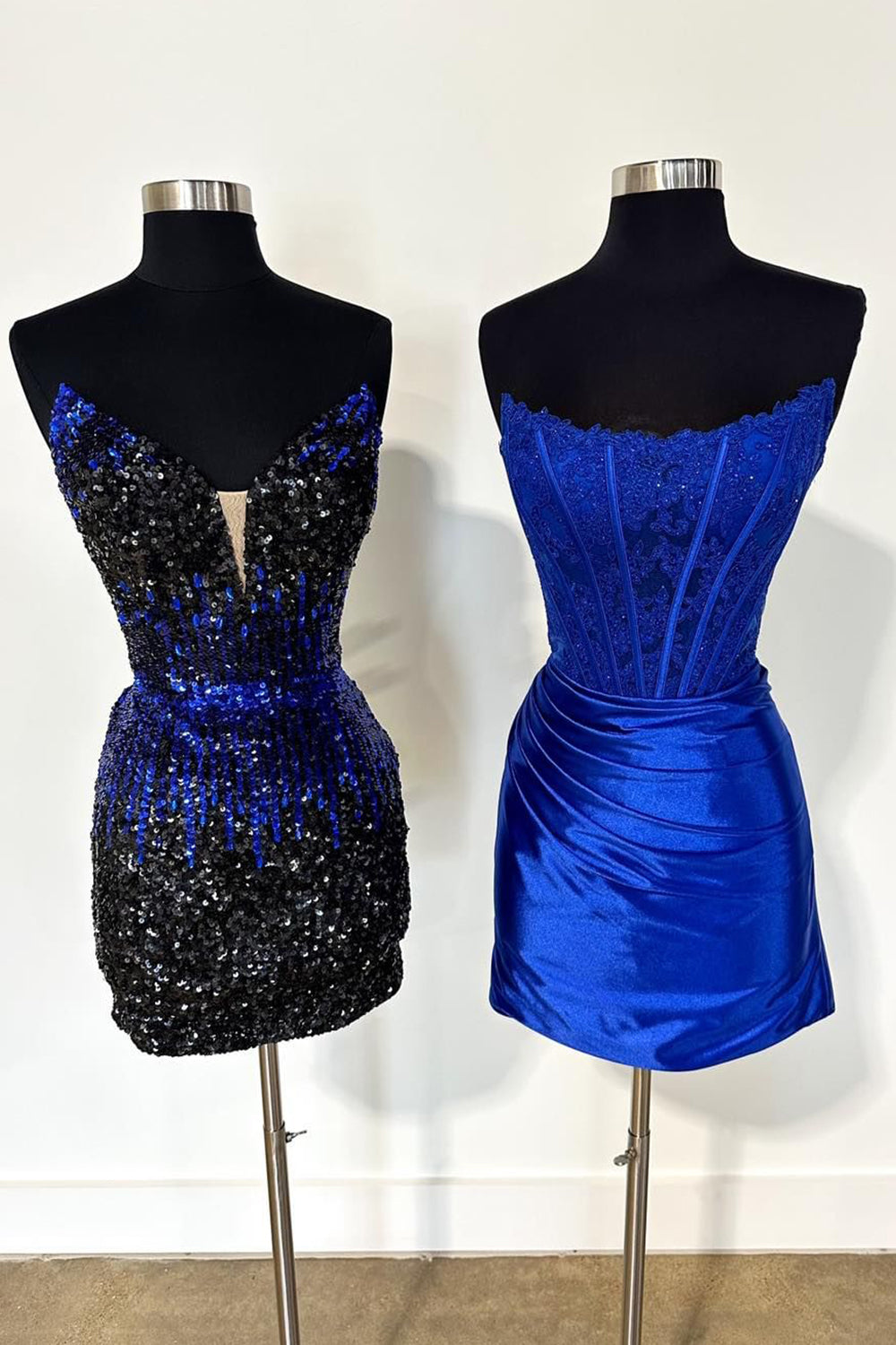 Dark Green Homecoming Dresses Detachable Long Sleeves Satin Corset Tight Short Cocktail Dresses (Gloves not Included)