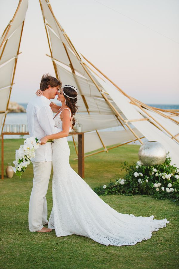 Deep V-neck Mermaid Lace Summer Beach Wedding Dress Bohemian Sleeveless Open Back Boho Beach Bridal Dresses