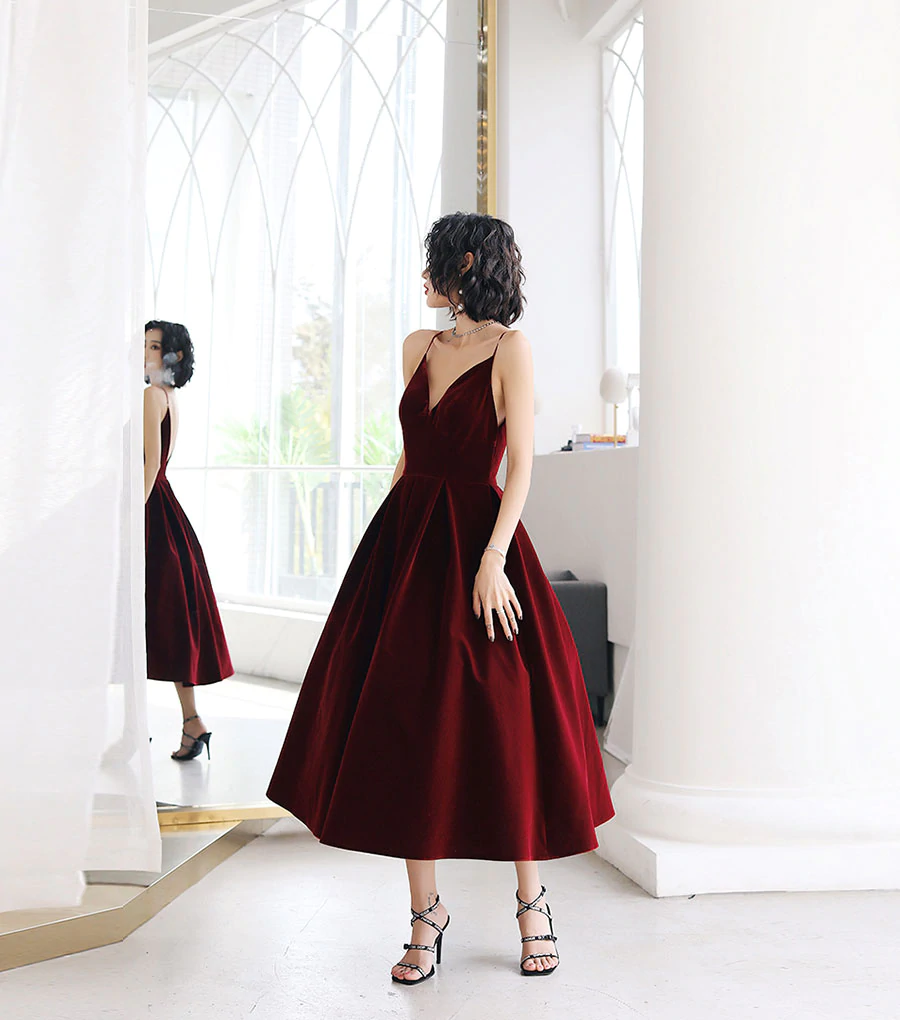 Burgundy v neck velvet short prom dress - VelvetHem