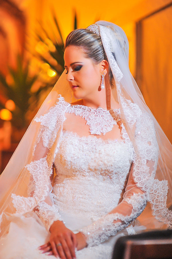 Elegant Lace Plus Size Wedding Dress  Long Sleeve A-line Bride Dresses with Long Train
