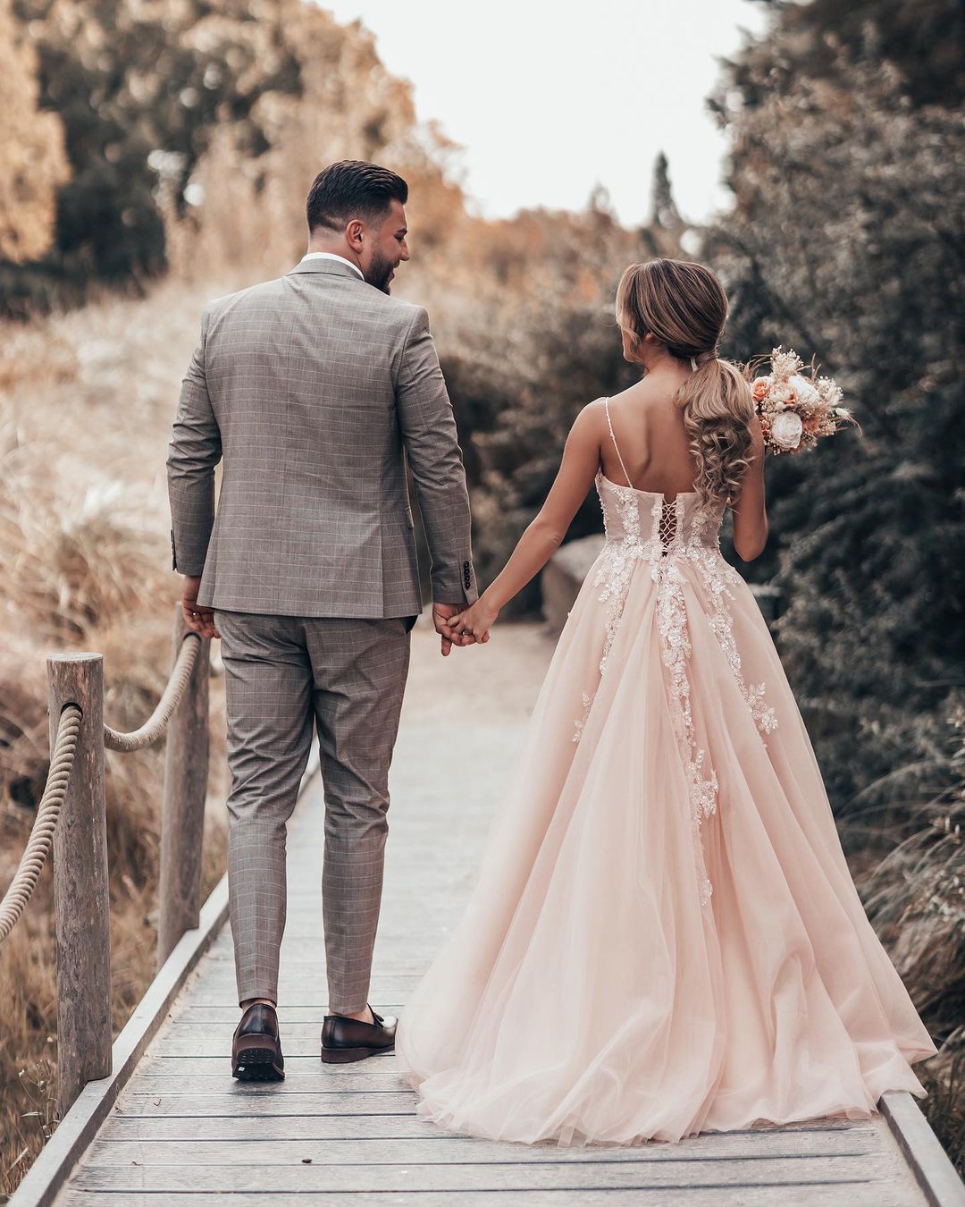 Elegant Nude Pink Sweetheart Tulle Appliques Ruffles Prom Dresses
