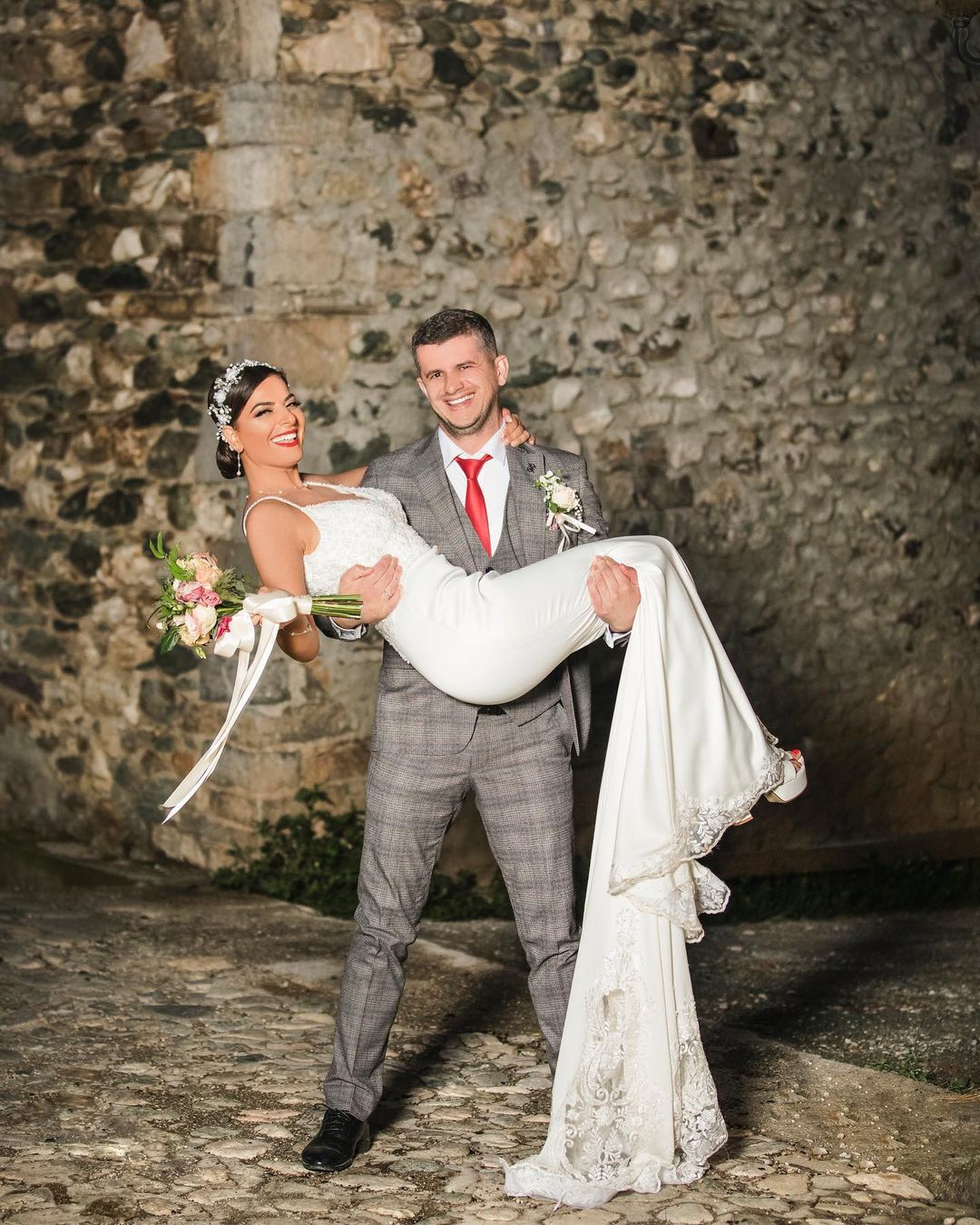 Elegant Spaghetti-Straps Lace Beach Wedding Dress Mermaid Bridal Gowns