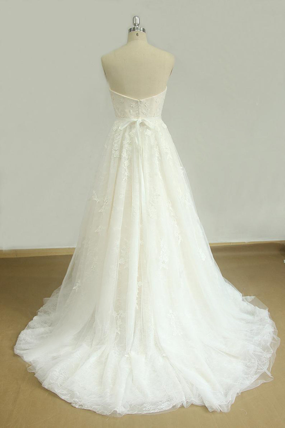 Elegant Strapless Lace Tulle Wedding Dress | Appliques White A-line Bridal Gowns