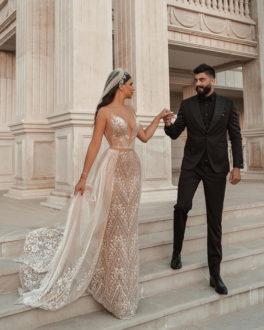 Elegant Strapless Tulle Nude Pink Sequins Beach Wedding Dresses With Detachable Skirt