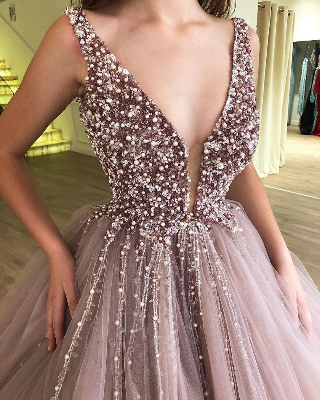 Elegant Straps Sleeveless Ball Gown Evening Dress | Floor-Length  Beading Tulle Prom Dresses