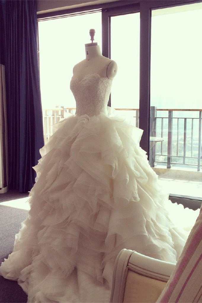 Elegant Sweetheart Ruffles Wedding Dress with Beadings Latest Court Train  Bridal Gown
