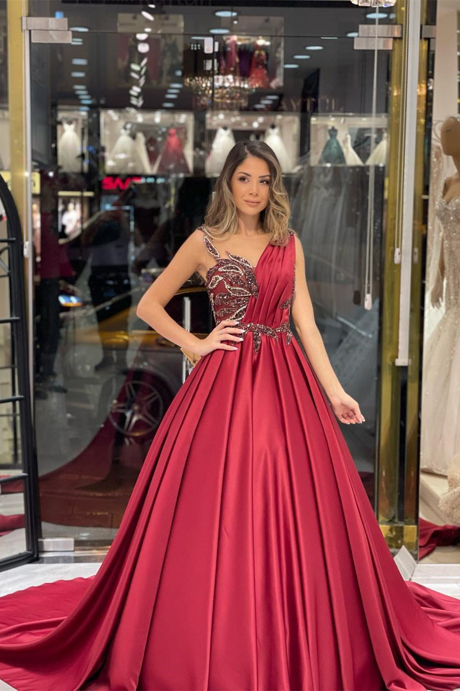 Elegant Sweetheart Sleeveless Satin Bridal Dress with Ruffles