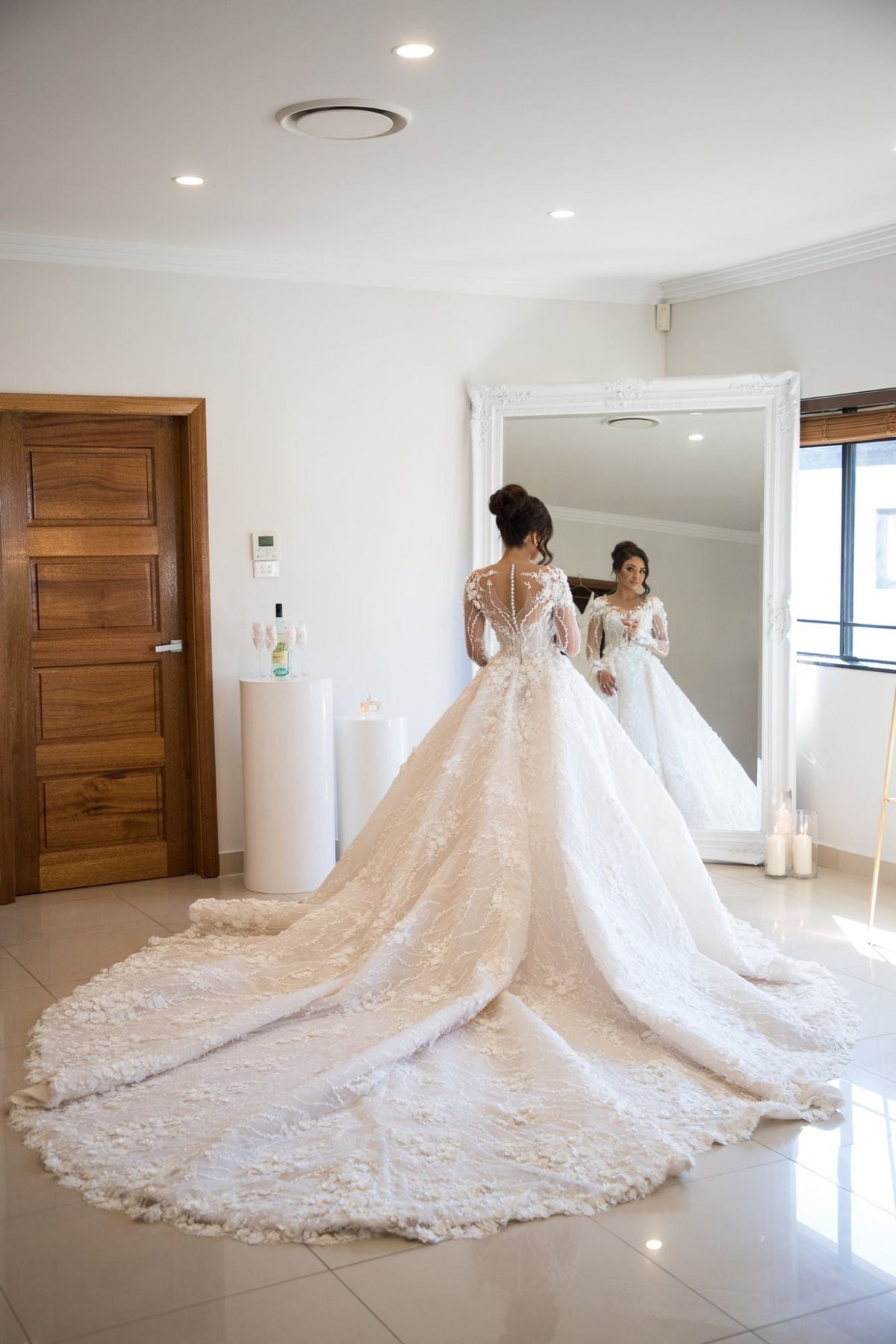 Exquisite Appliques Sheer Tulle Bridal Gowns | Long Sleeve A-line Wedding Dresses