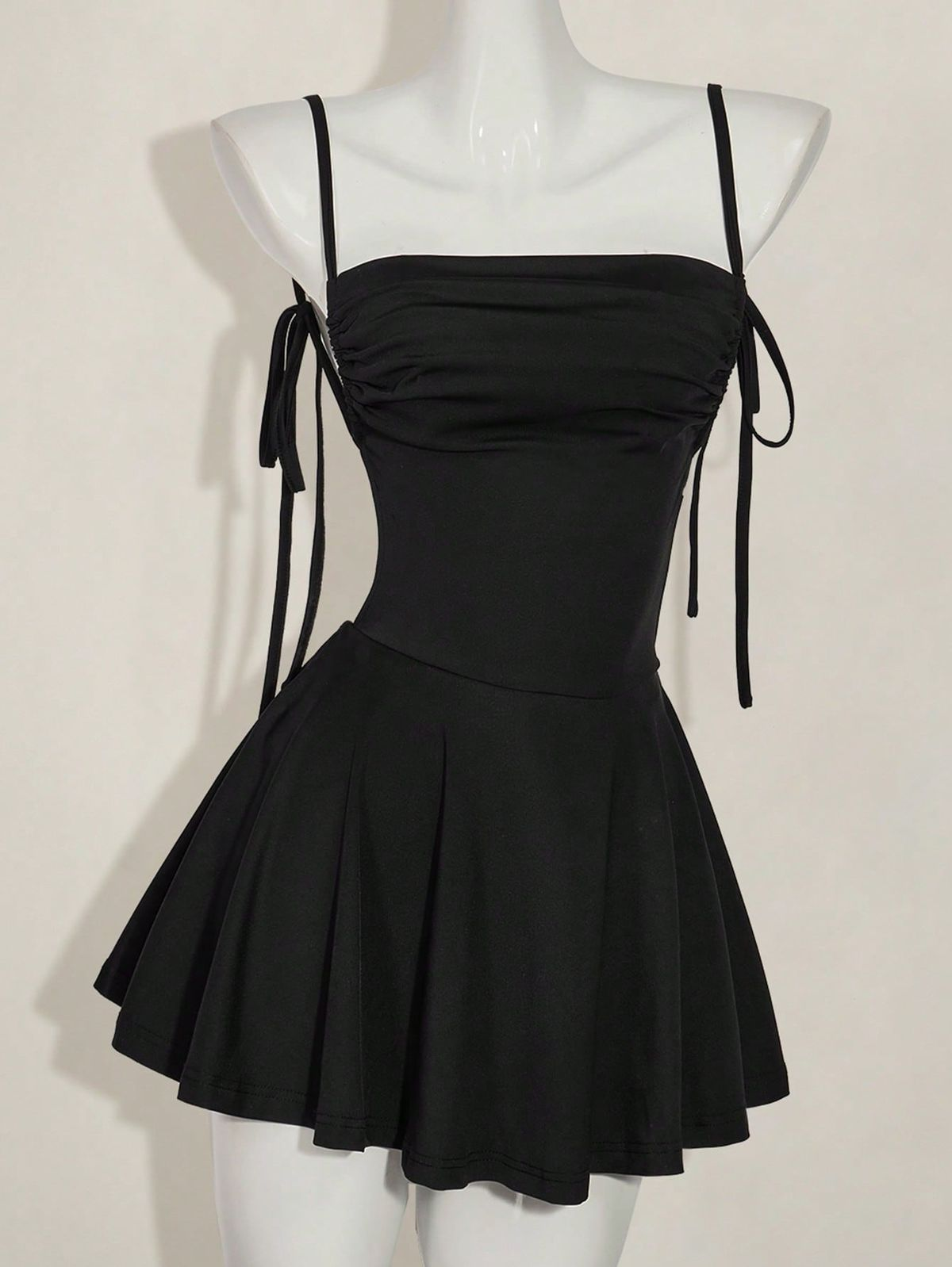 Sexy Black Spaghetti Straps Satin A Line Short Graduation Homecoming Dress Backless Cocktail Dress