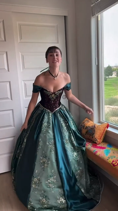 Vintage Off The Shoulder Green Satin Lace Applique Ball Gown Sweet 16 Dress - View 3 | VelvetHem