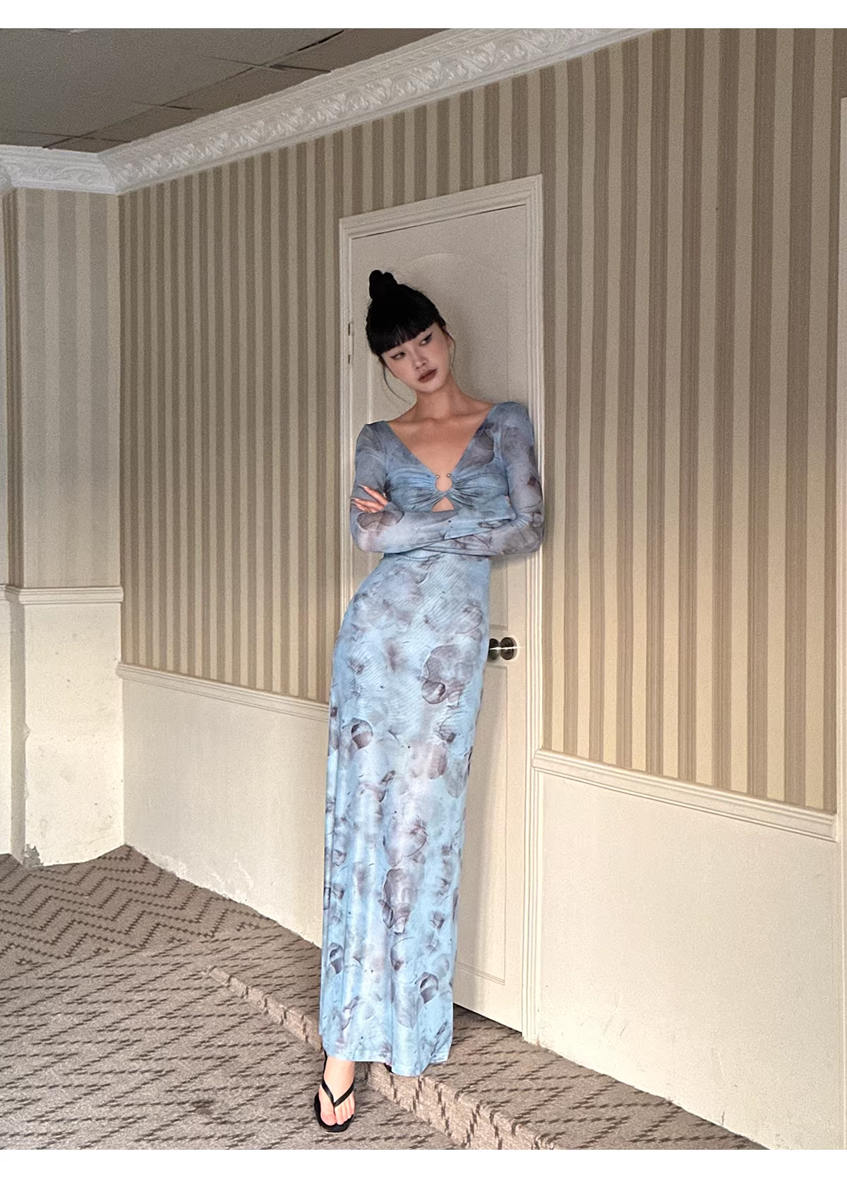 Charming V Neck Blue Lace Sheath Long Evening Dress Formal Wedding Guest Dress - View 2 | VelvetHem