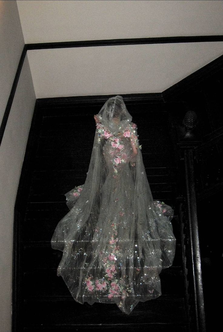 Glamorous Silver Tulle Sequin Beaded Butterfly Appliques Mermaid Long Wedding Dress Formal Bridal Dress