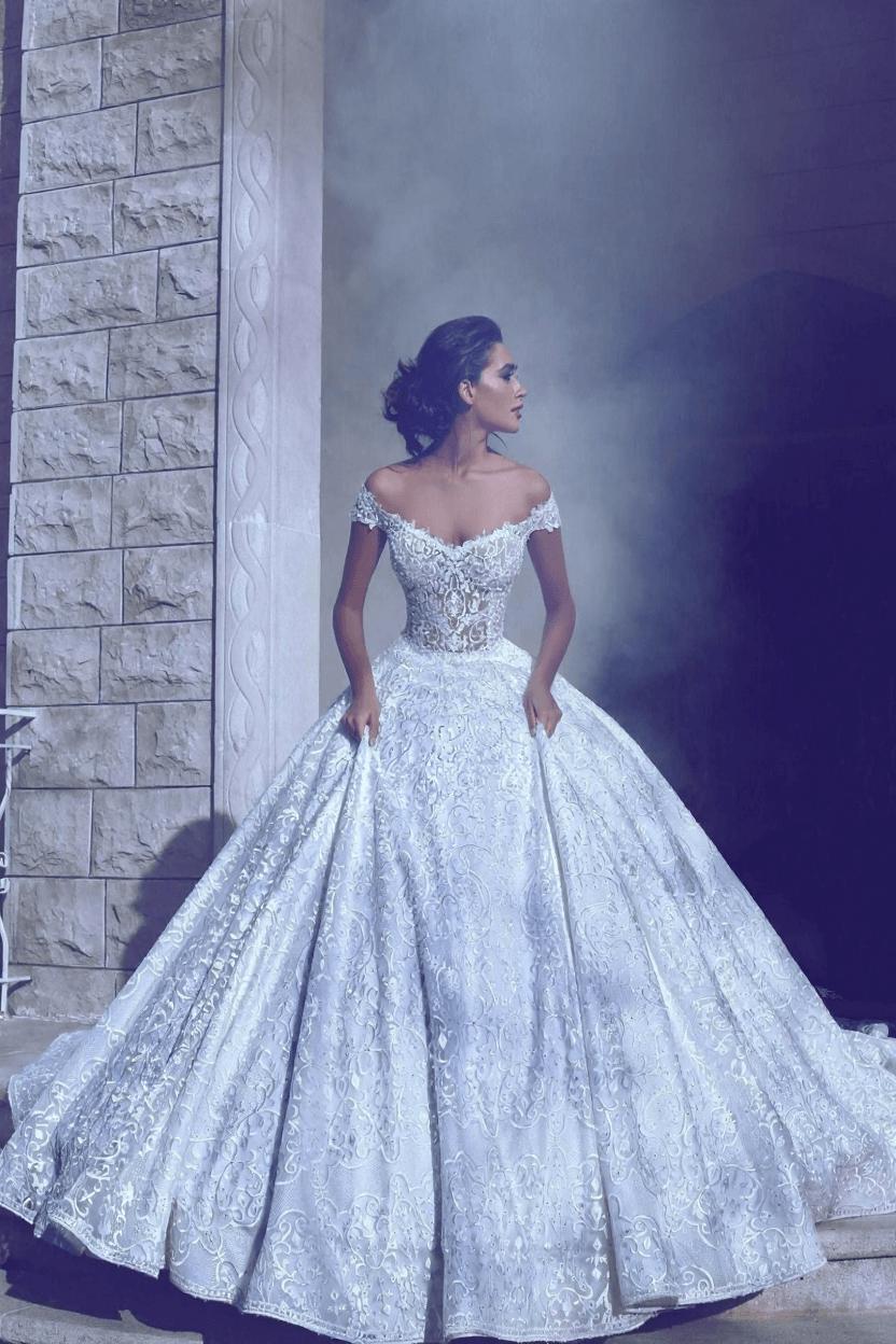 Glamorous Ball-Gown Off-The-Shoulder Wedding Dresses | Long Lace Bridal Gowns