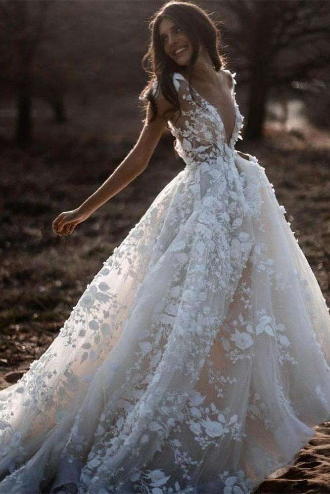 Glamorous Deep V-Neck Beach Wedding Dress Cap Sleeves Tulle Bridal Gowns With Lace Appliques