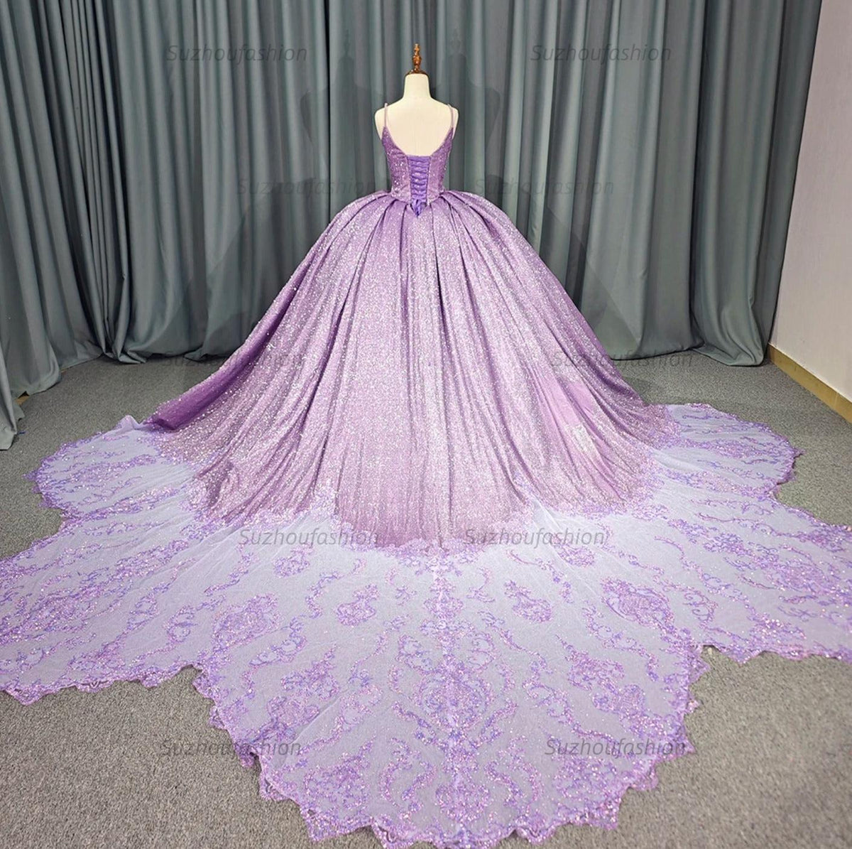 Glamorous & Glitter Ball Gown V Neck Spaghetti Straps 3D Floral Lace Appliques Sweep Train Purple Tulle Princess Quinceanera Dress For Sweet 16