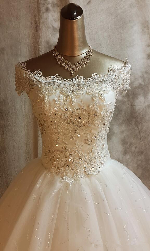 Glamorous Lace Ball Gown Wedding Dress for Princess Appliques  Bride Dresses