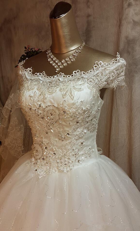 Glamorous Lace Ball Gown Wedding Dress for Princess Appliques  Bride Dresses