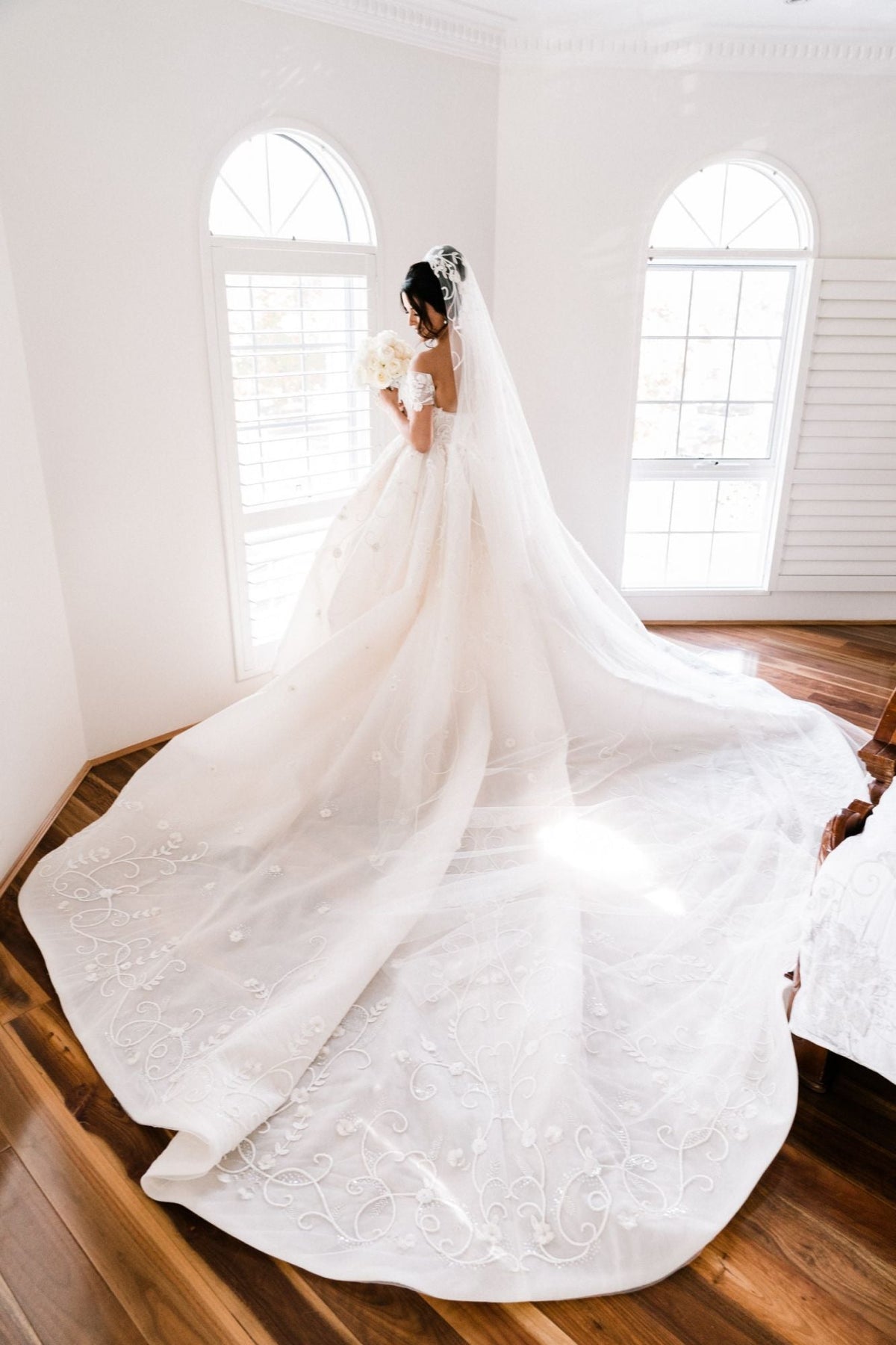 Glamorous Off-the-shoulder Ball Gown Wedding Dresses | Appliques Sweep Train Bridal Dresses