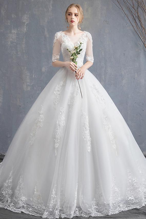 Glamorous See-Through Ball Gown Wedding Dress Scoop Lace Tulle Sequined Half Sleeve Bridal Gowns with Chapel Train
