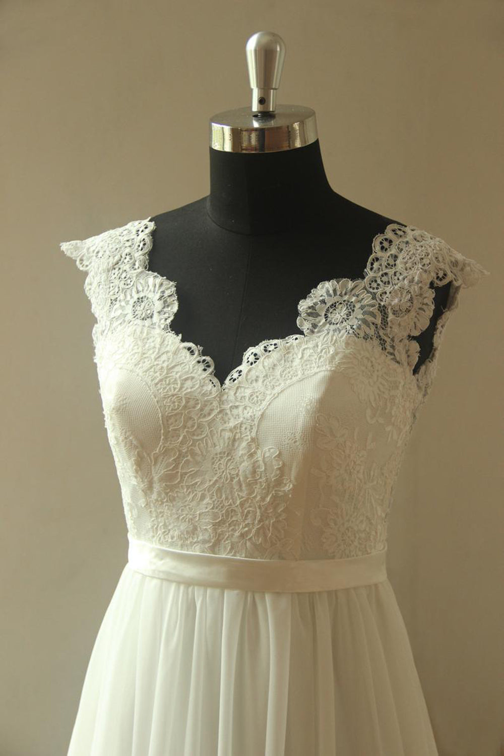 Glamorous White Straps Appliques Wedding Dress | Sleeveless V-neck Chiffon Bridal Gowns