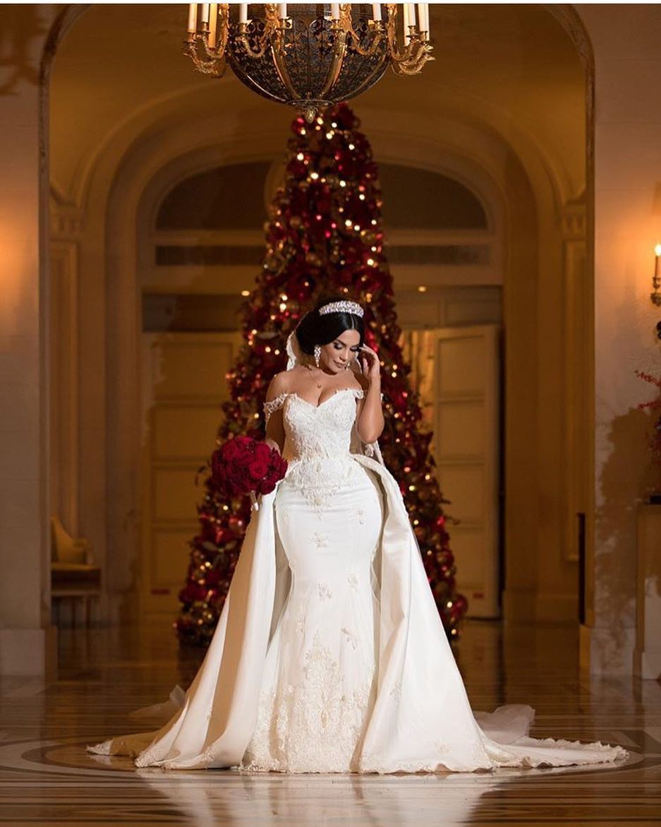 Glorious Off-the-shoulder Mermaid Appliques Wedding Dresses