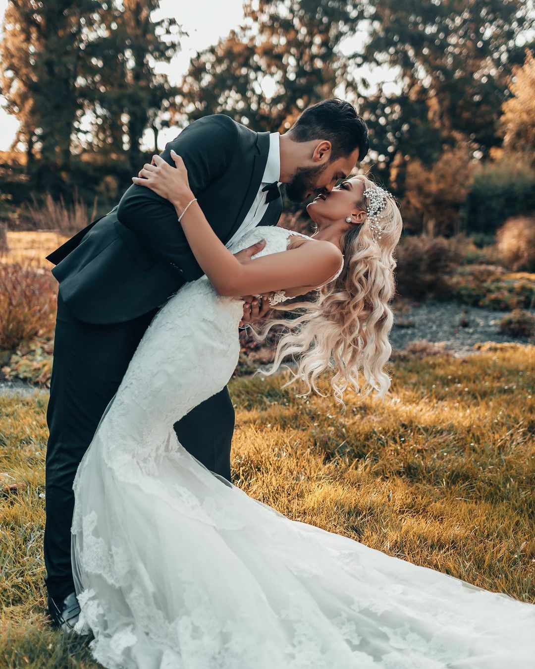 Gorgeous Jewel Tulle Sleeveless Appliques Mermaid Beach Wedding Dresses Long