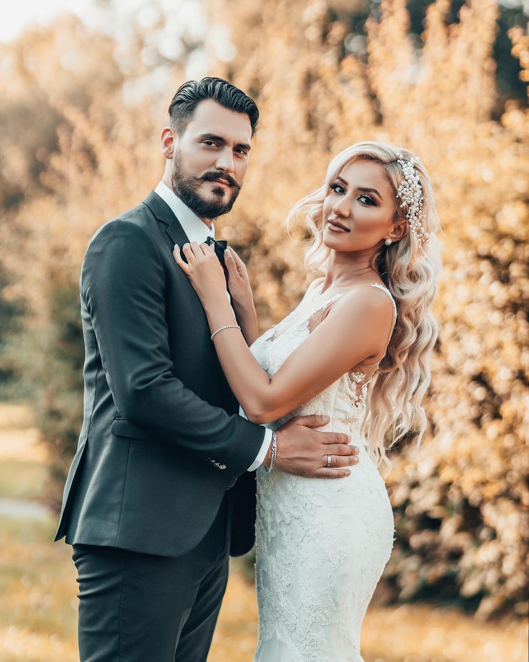 Gorgeous Jewel Tulle Sleeveless Appliques Mermaid Beach Wedding Dresses Long
