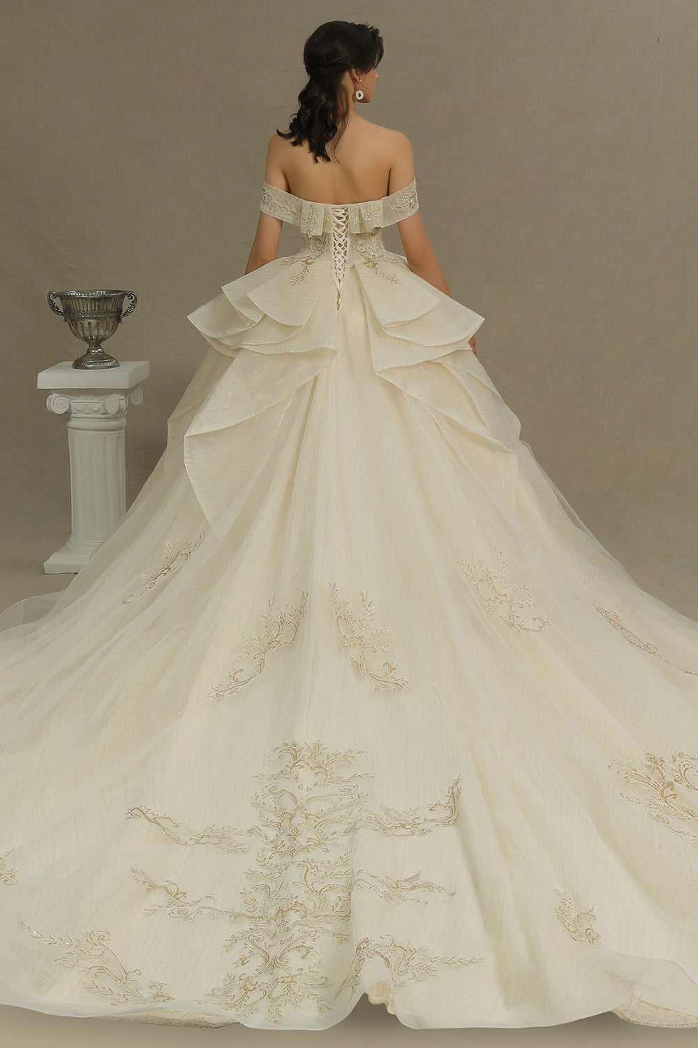 Gorgeous Off-the-Shoulder Floral Appliques Ball Gown Ivory aline Bridal Gown