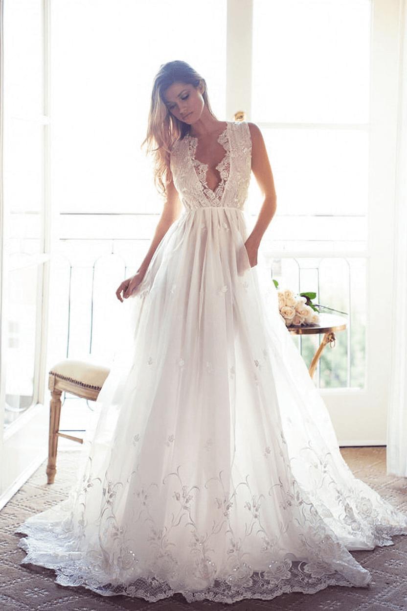 Gorgeous Sleeveless A-Line Princess Appliques V-Neck Lace Wedding Dress