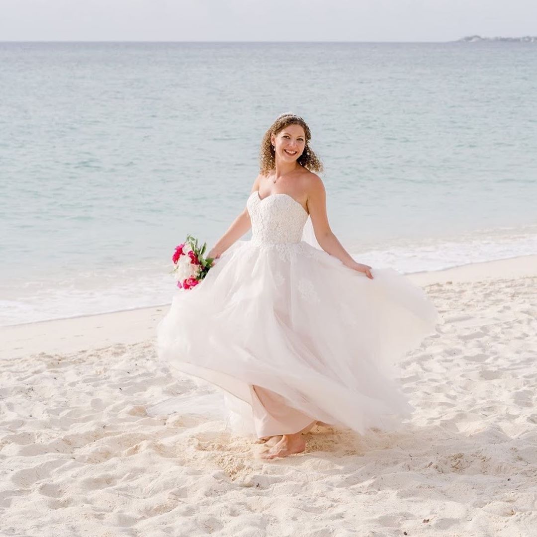 Gorgeous Sweetheart Lace Beach Wedding Dress Long Tulle Bridal Gowns Online