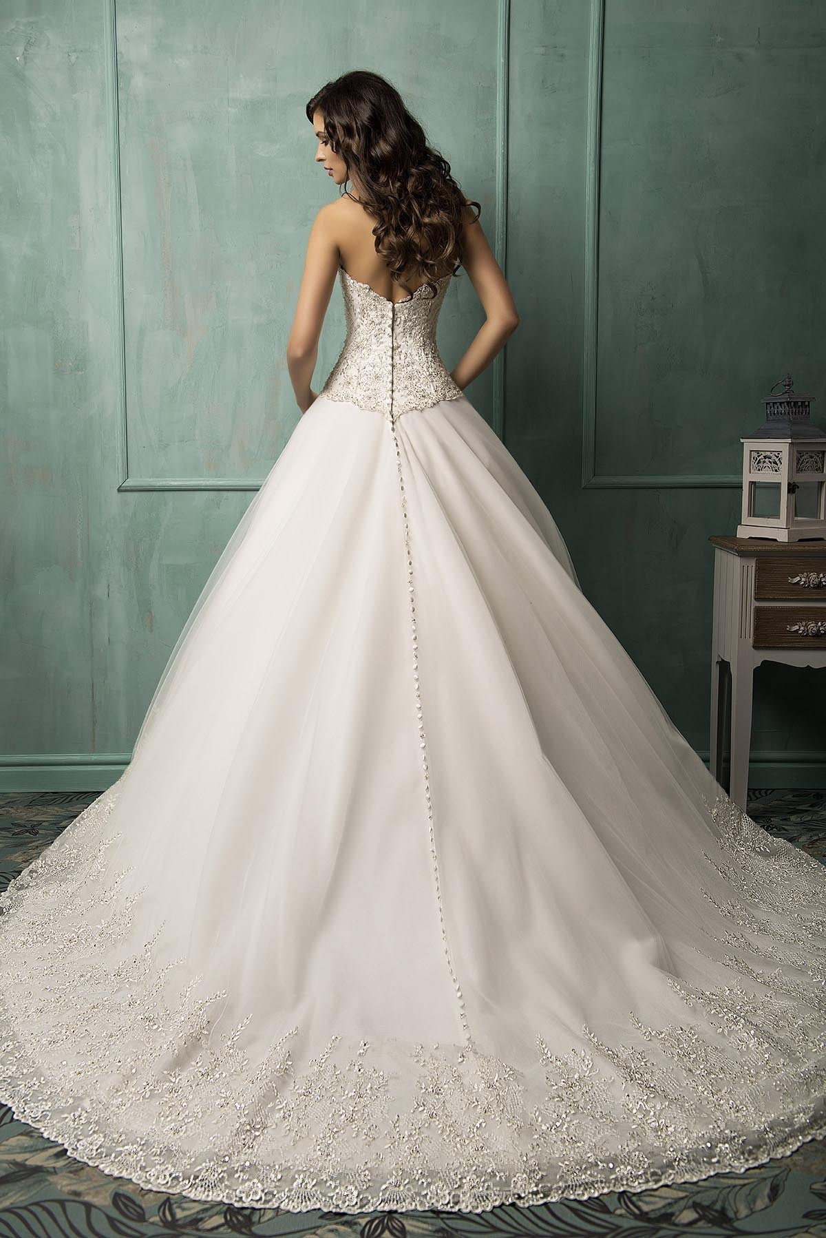 Gorgeous Sweetheart Lace  Wedding Dress A-line Court Train Bridal Gown