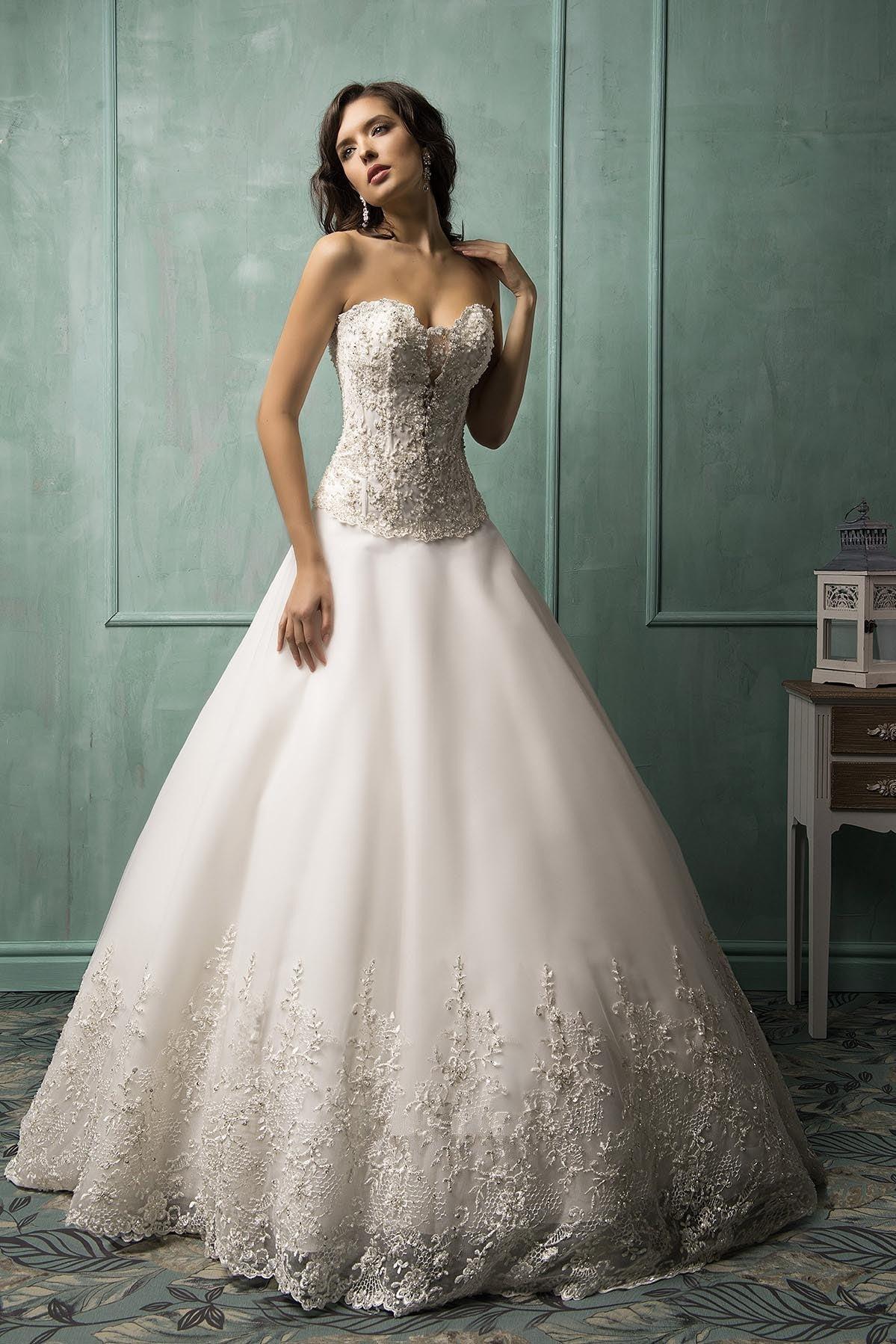 Gorgeous Sweetheart Lace  Wedding Dress A-line Court Train Bridal Gown