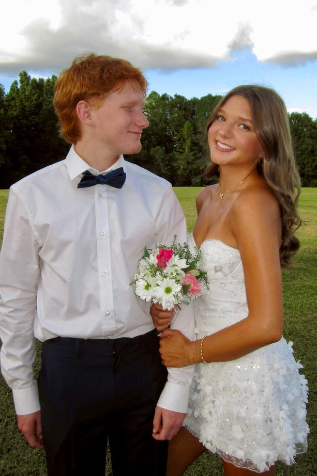 Glamorous A Line Sweetheart White Short Homecoming Dress with Appliques