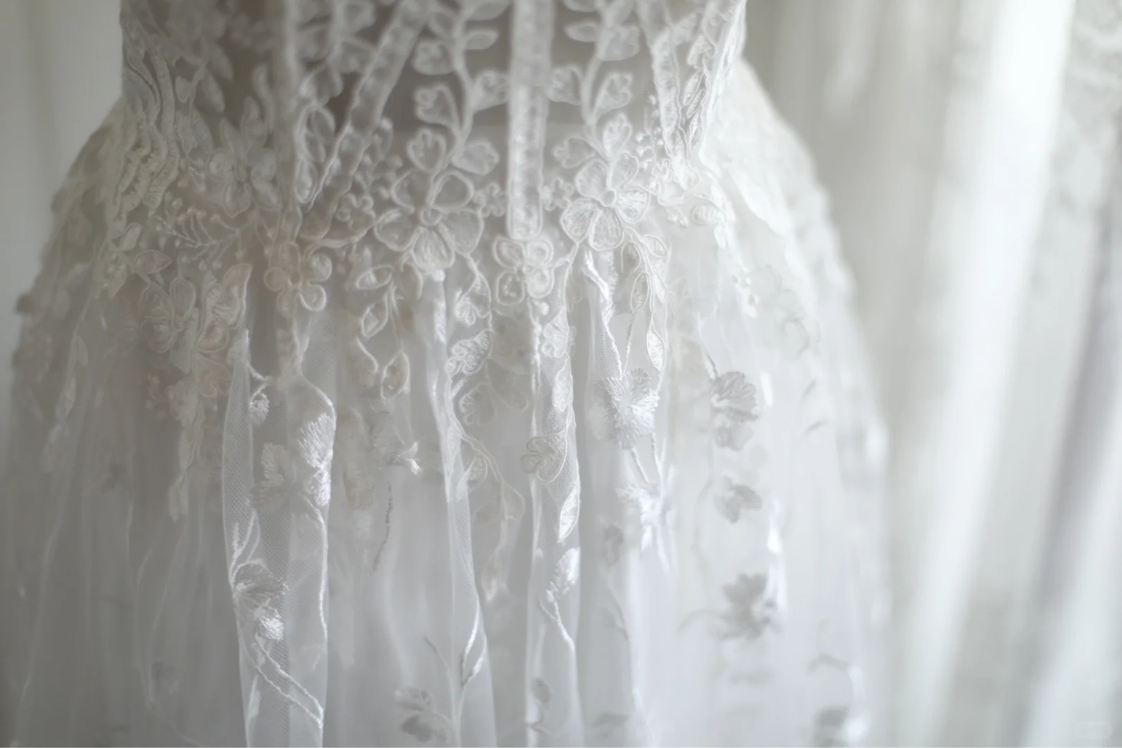 Simple White Spaghetti Straps Lace Appliques A Line Wedding Dress Bridal Dress