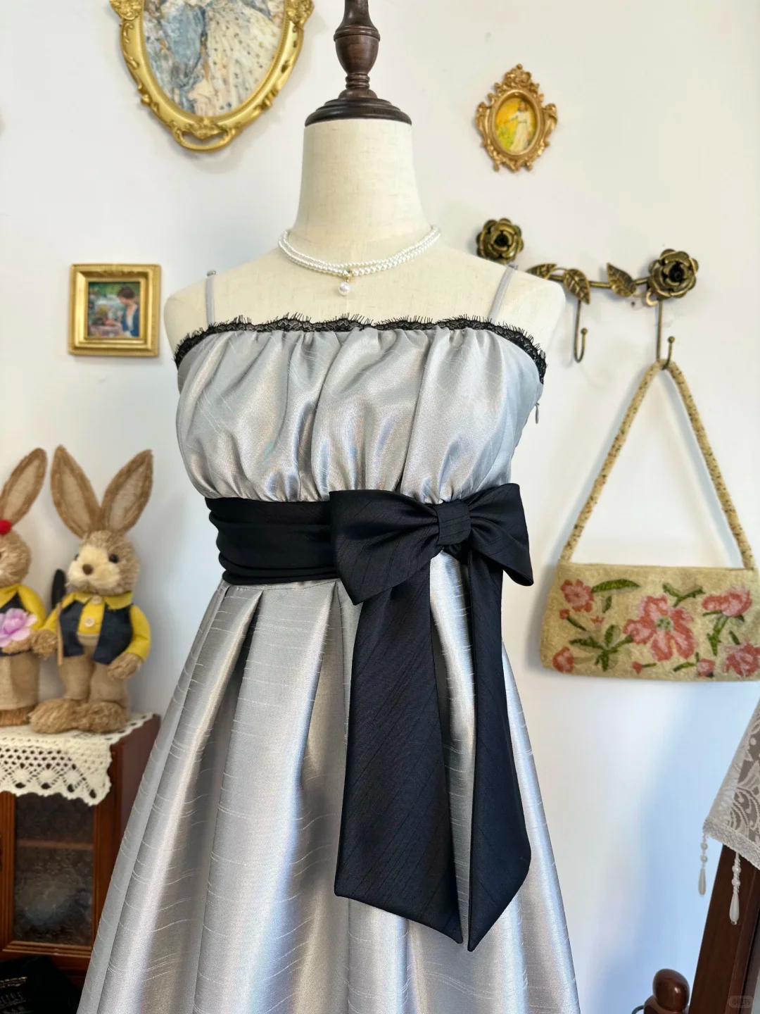 Vintage Silver Gray Satin A Line Short Prom Formal Graduation Homecoming Dress With Bow - View 4 | VelvetHem