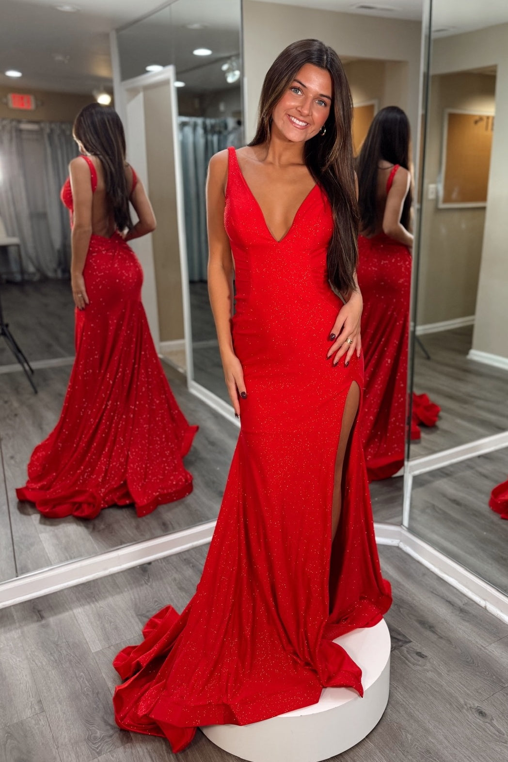 Hot Mermaid V Neck Red Long Prom Dress with Backless - VelvetHem
